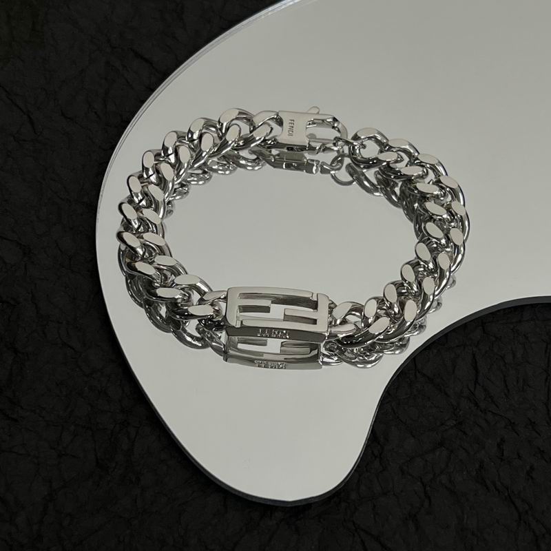 Fendi bracelet 10lyr4